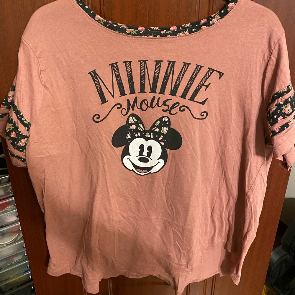 Minnie Mouse t shirt
